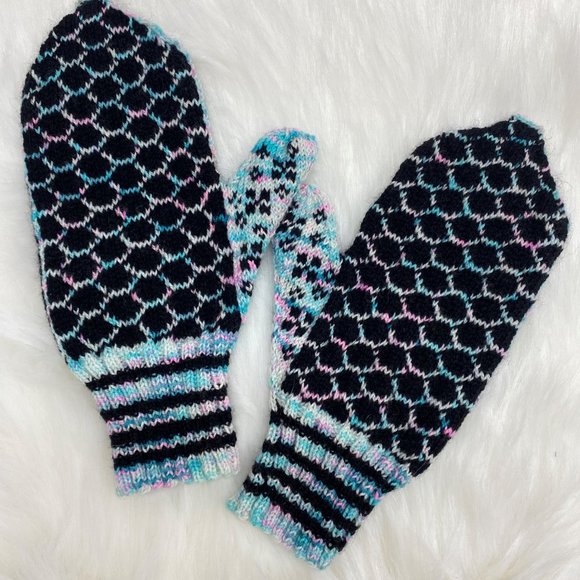 Mittens - Picture 2 of 2